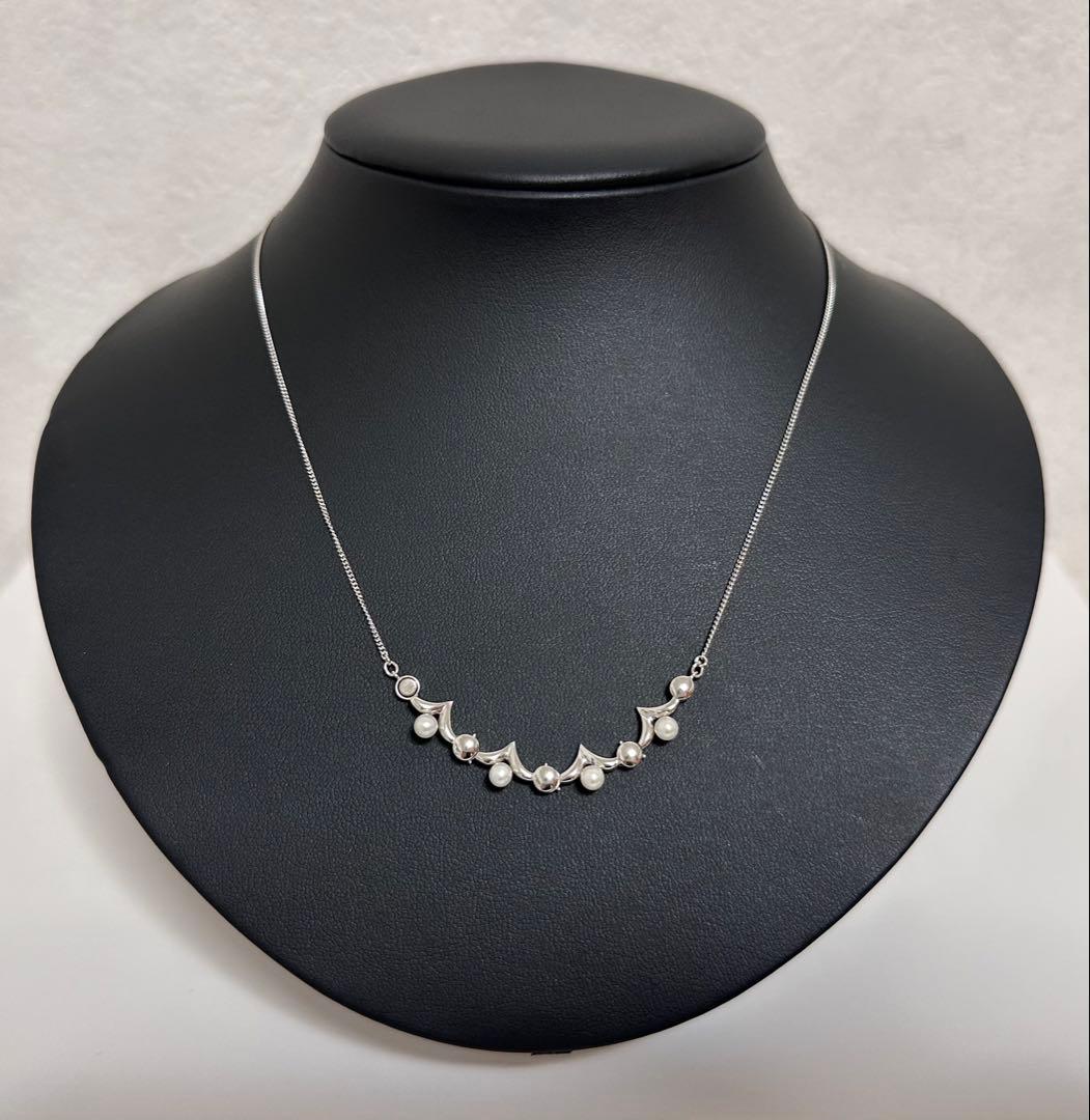 TASAKI Akoya baby pearl necklace with silver clover motif pendant and adjustable chain