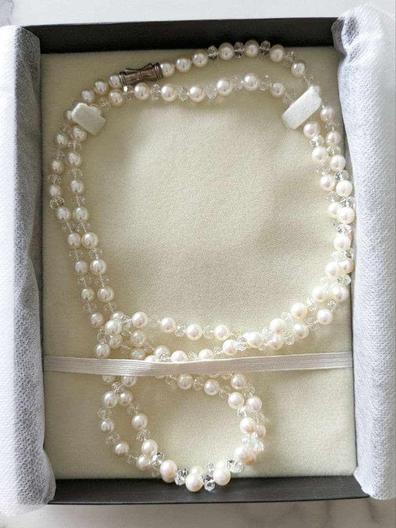 Tasaki Pearl Variation Long Necklace in white featuring 100 pearls and 95 Swarovski beads on a 120 cm chain