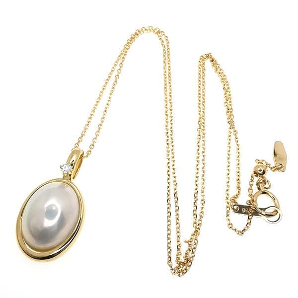 TASAKI K18 yellow gold necklace with a Mabe pearl pendant and small diamond accents on a 45cm chain