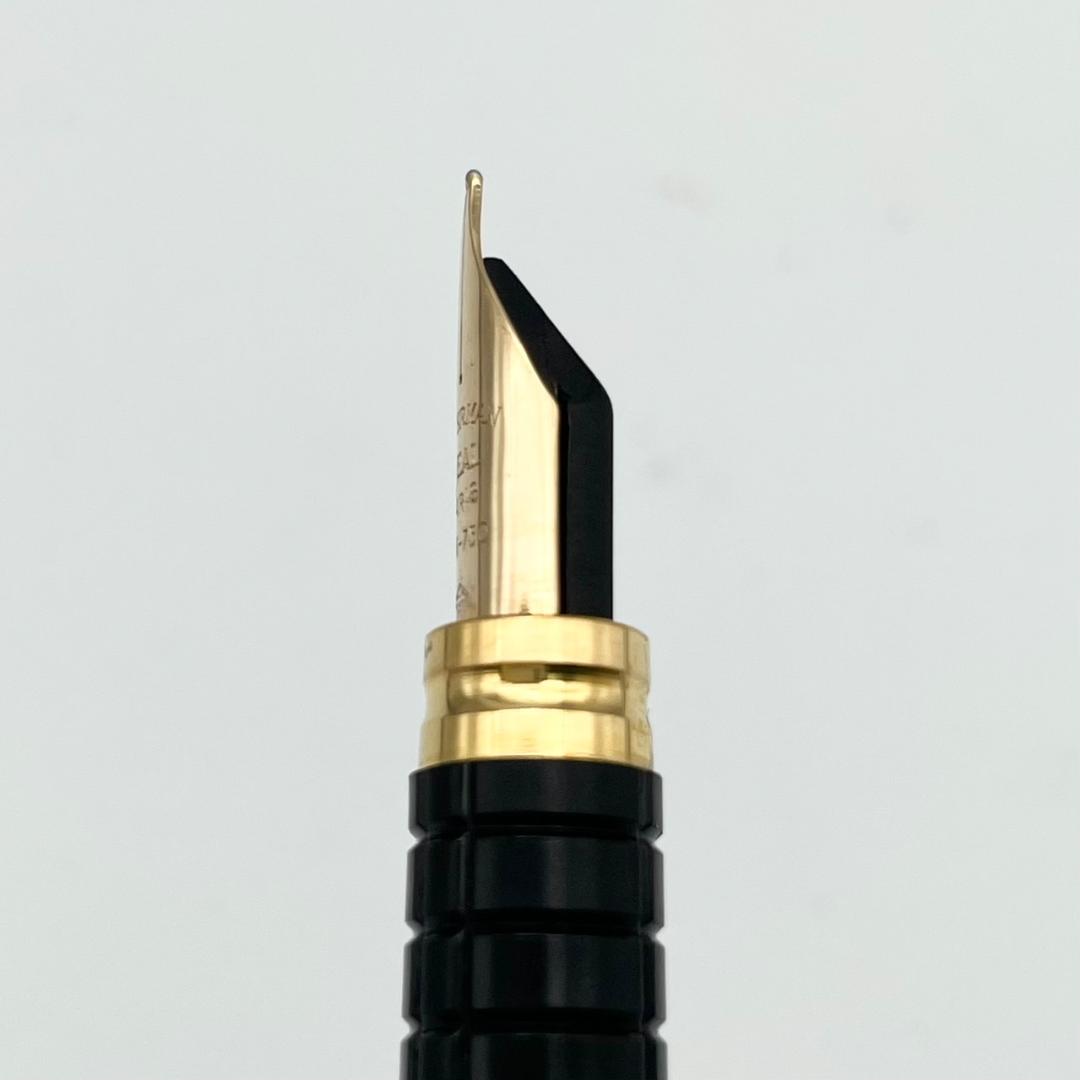 Waterman Ideal Fountain Pen with 18K 750 gold nib in black and gold finish