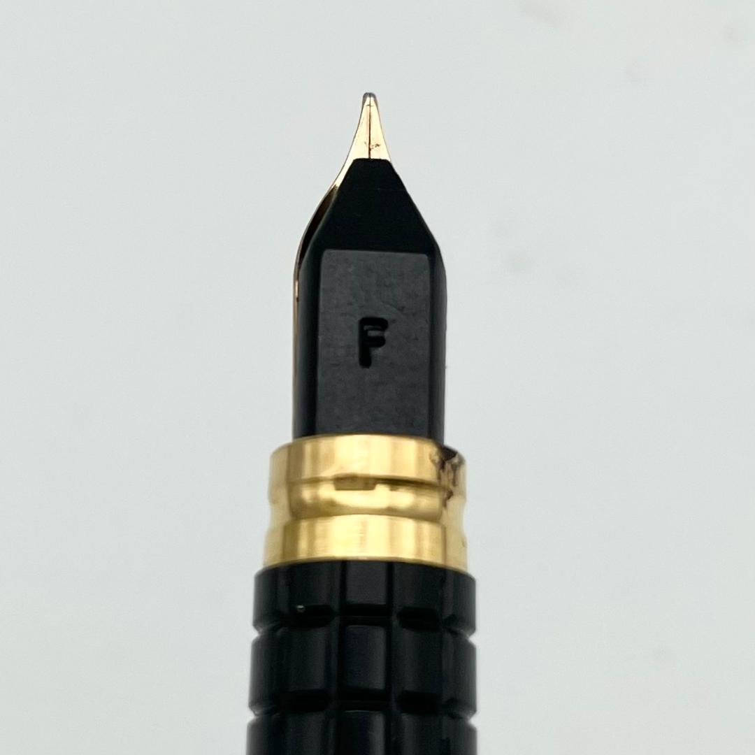 Waterman Ideal Fountain Pen with 18K 750 gold nib in black and gold finish