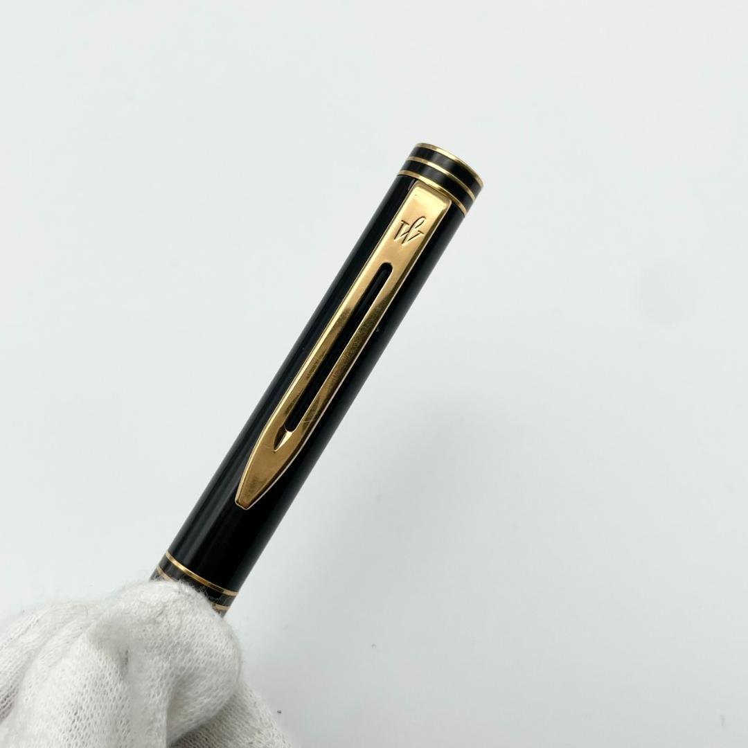 Waterman Ideal Fountain Pen with 18K 750 gold nib in black and gold finish