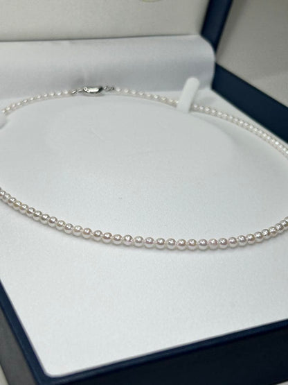 Akoya pearl baby pearl necklace with 3.0-3.5mm white pearls on silver and gold SV925 chain 42cm long