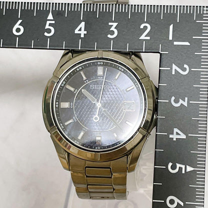 SEIKO V145-0AX0 Quartz Men's Watch — Japanese