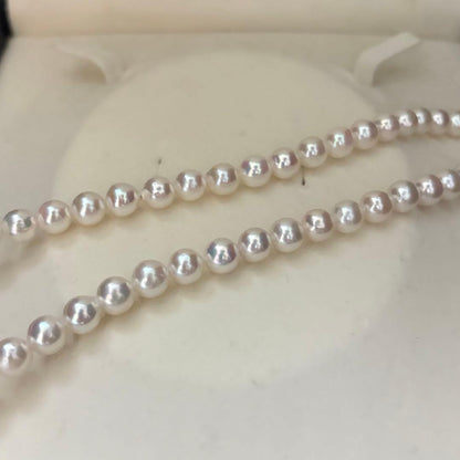 Aoyama pearl necklace with 7.5mm pearls displaying aurora interference colors, total length 43 cm