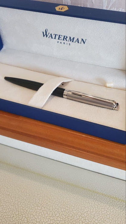 Waterman ballpoint pen main body in black metal and plastic with dedicated case