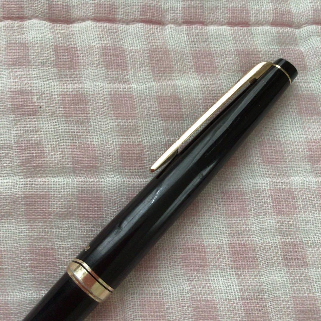 Pilot 14K gold fountain pen Elite model, short size, fine point tip, discontinued edition