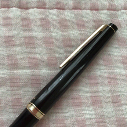 Pilot 14K gold fountain pen Elite model, short size, fine point tip, discontinued edition