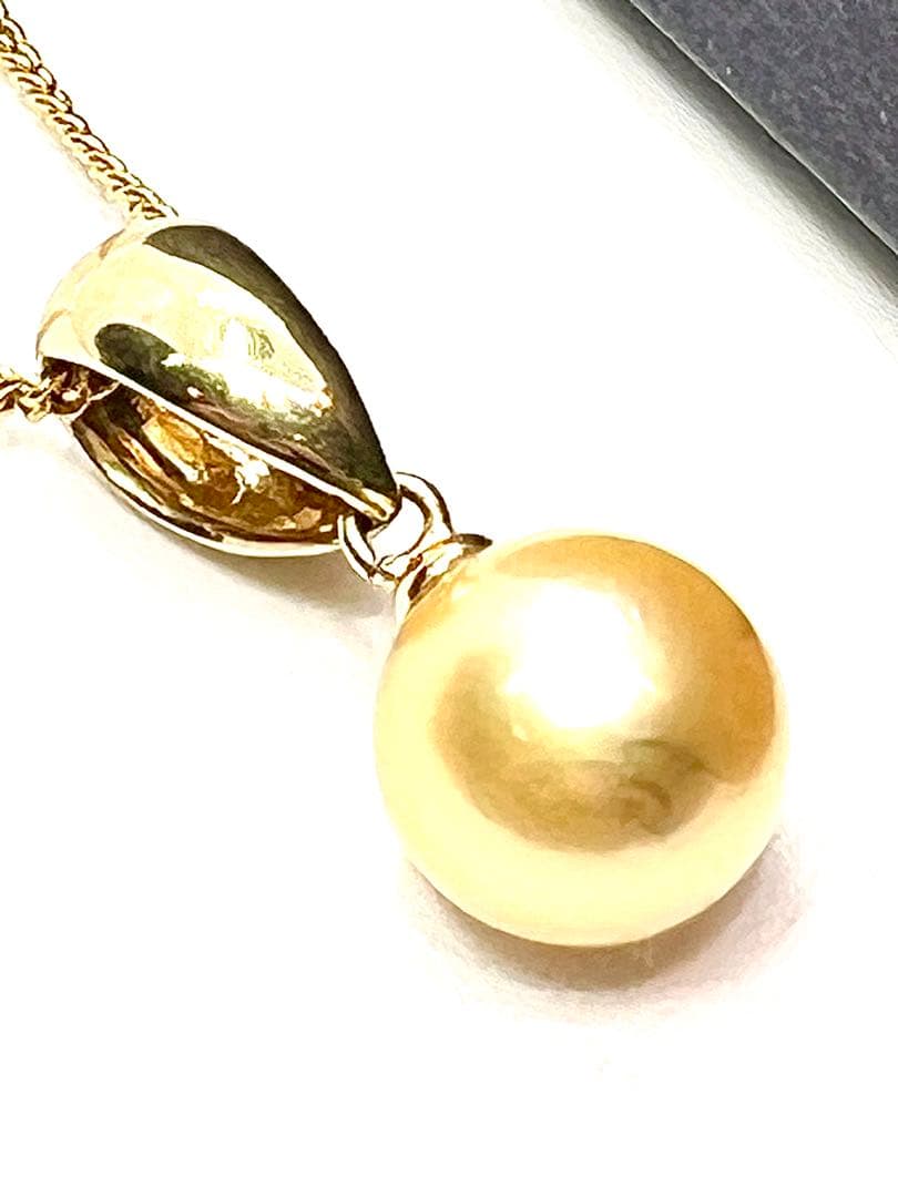Akwoya 9mm large genuine gold colored pearl necklace measuring 40cm with natural color pearls