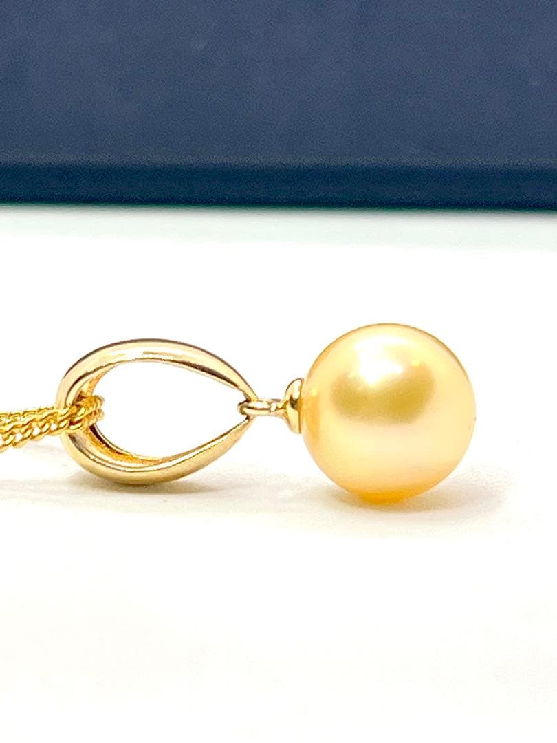 Akwoya 9mm large genuine gold colored pearl necklace measuring 40cm with natural color pearls
