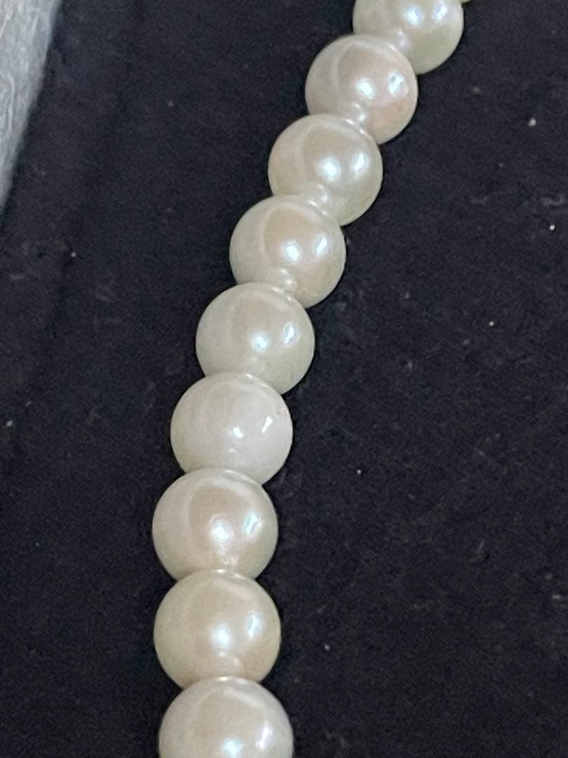 Akoya pearl necklace and earrings set with 7.5mm pearls in 14K white gold, necklace length 47 cm