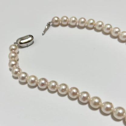 Light pink Pearl for life pearl necklace with 8mm pearls, 80cm length, displayed on white background with box