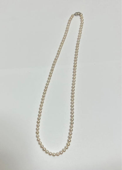 Light pink Pearl for life pearl necklace with 8mm pearls, 80cm length, displayed on white background with box