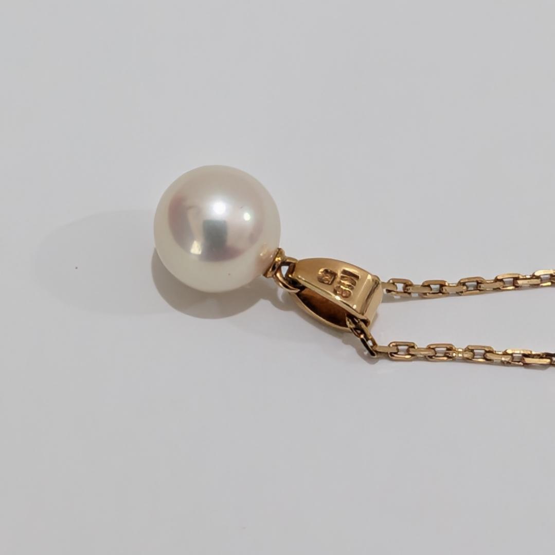 Mikimoto pearl necklace featuring a 7.3mm round pearl set on a 40cm K18 yellow gold chain