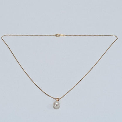 Mikimoto pearl necklace featuring a 7.3mm round pearl set on a 40cm K18 yellow gold chain