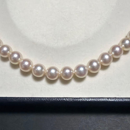 Akoya pearl necklace featuring 8.0mm round pearls with strong luster on a 43cm strand