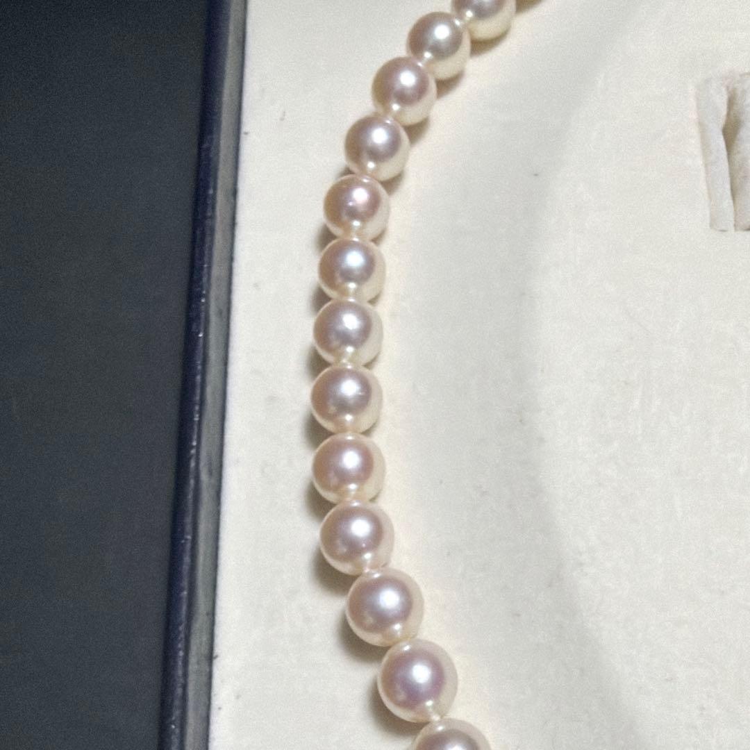 Akoya pearl necklace featuring 8.0mm round pearls with strong luster on a 43cm strand