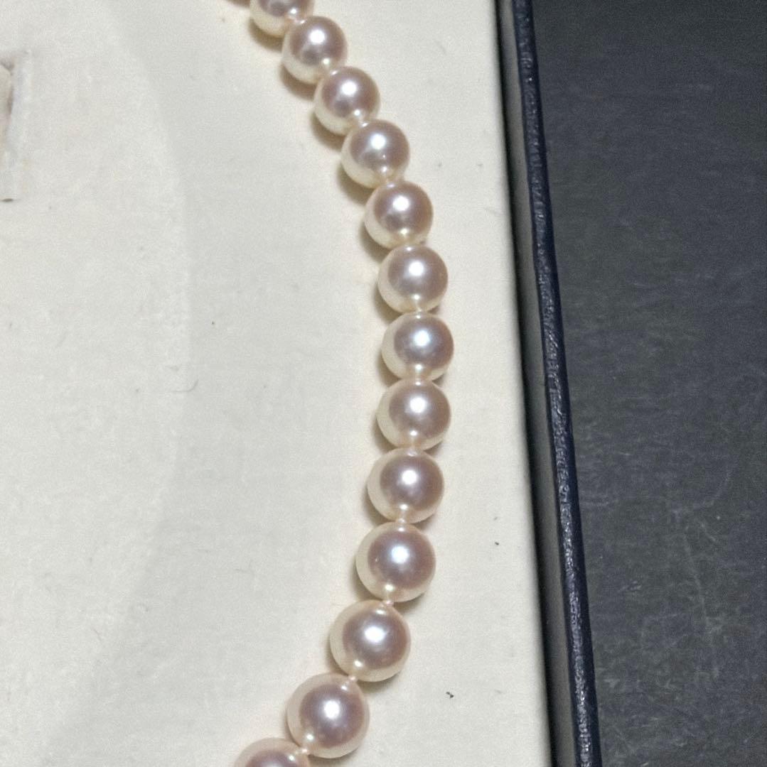 Akoya pearl necklace featuring 8.0mm round pearls with strong luster on a 43cm strand