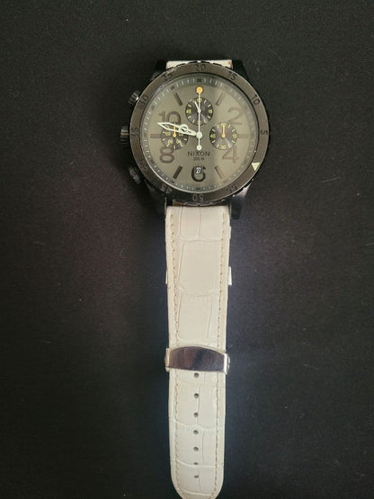 NIXON Model/Series Name: NIXON クロノグラフ 200M防水 Quartz Men's Watch — Japanese