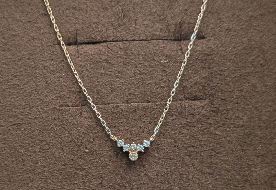 Agate K18 diamond necklace with 0.03 carats diamonds and 40 cm chain in elegant design