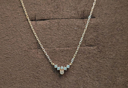 Agate K18 diamond necklace with 0.03 carats diamonds and 40 cm chain in elegant design