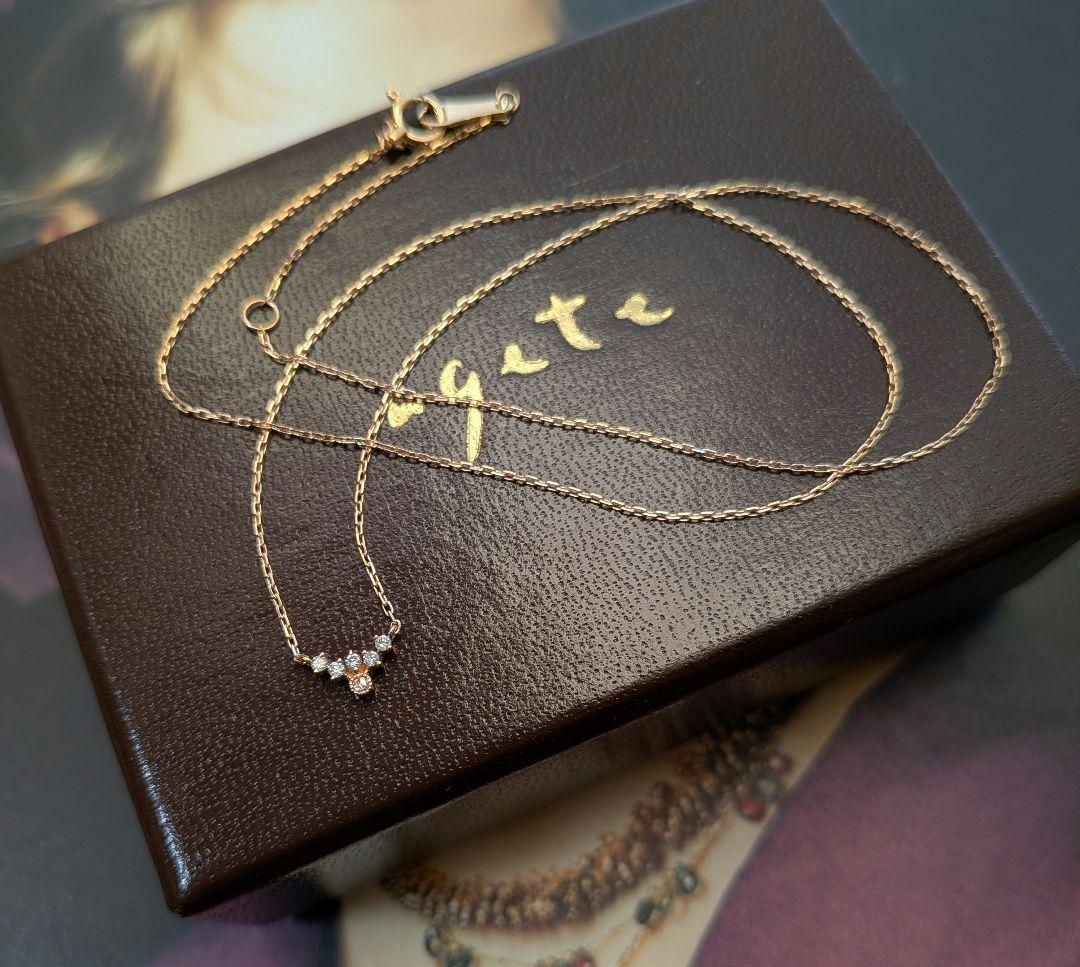 Agate K18 diamond necklace with 0.03 carats diamonds and 40 cm chain in elegant design