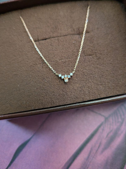 Agate K18 diamond necklace with 0.03 carats diamonds and 40 cm chain in elegant design