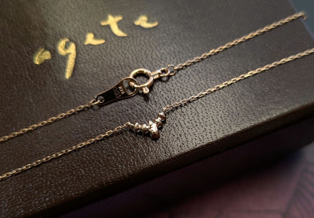Agate K18 diamond necklace with 0.03 carats diamonds and 40 cm chain in elegant design