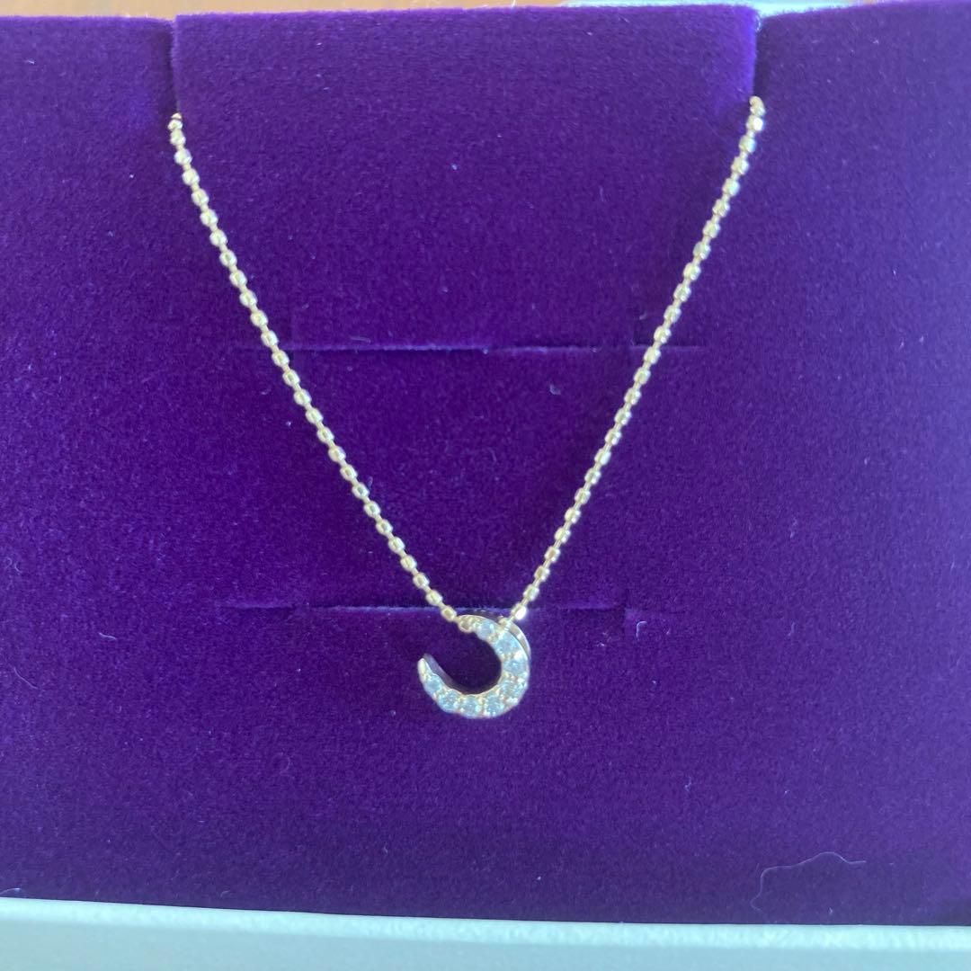 Agete K10 diamond moon necklace with eight diamonds on yellow gold ball chain