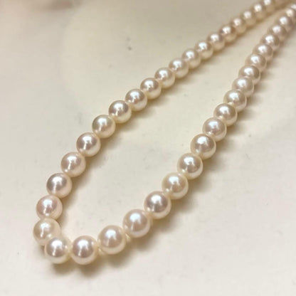 Akoya pearl necklace with white 6-6.5mm round pearls on a 43cm silver chain