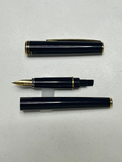Pilot Japanese-made fountain pen with black and gold barrel and fine gold-plated nib