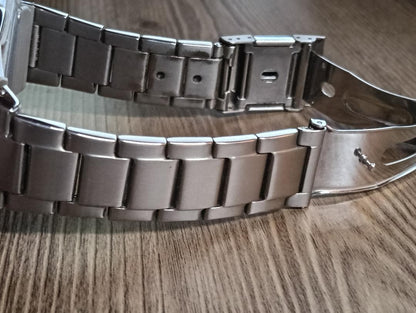 CASIO WVA-M640 Solar Men's Watch — Japanese