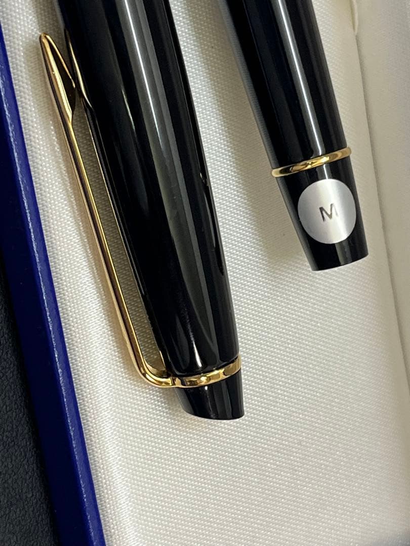 Waterman fountain pen in clean condition with converter included shown on a white background