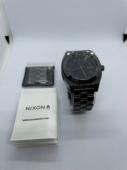 NIXON A045-0</end> Analog Men's Watch — Japanese