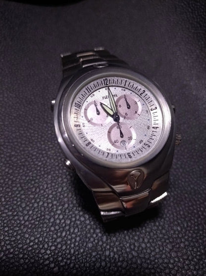 NIXON Chronograph Model Quartz Men's Watch — Japanese