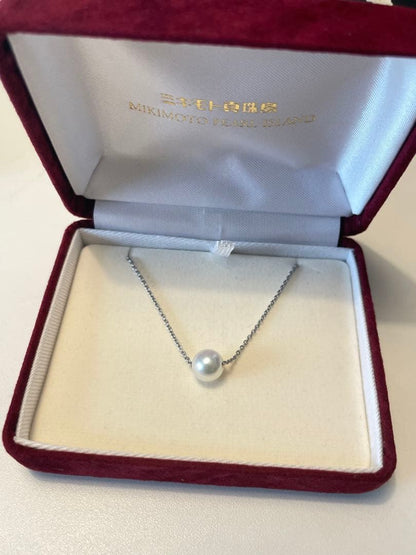 Mikimoto Pearl Island Akoya pearl necklace with silver chain gently used
