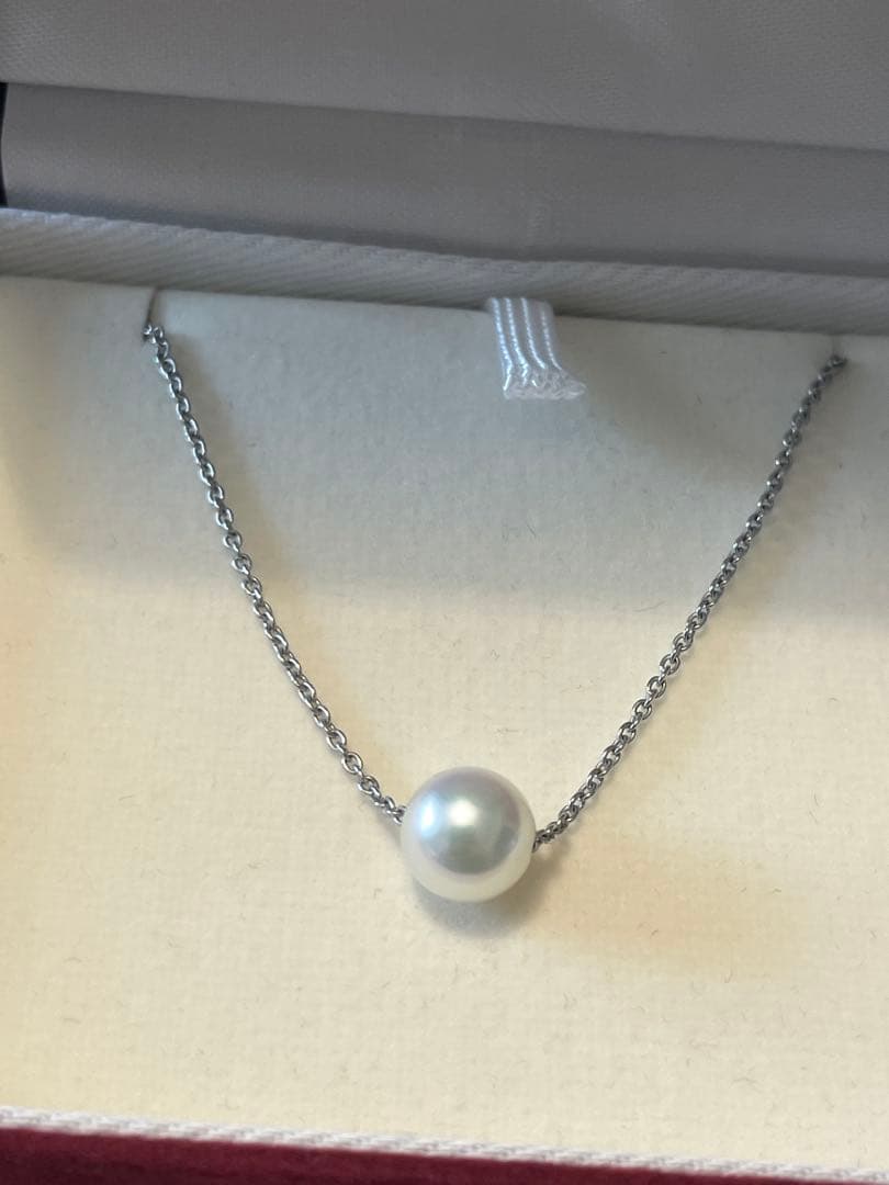 Mikimoto Pearl Island Akoya pearl necklace with silver chain gently used