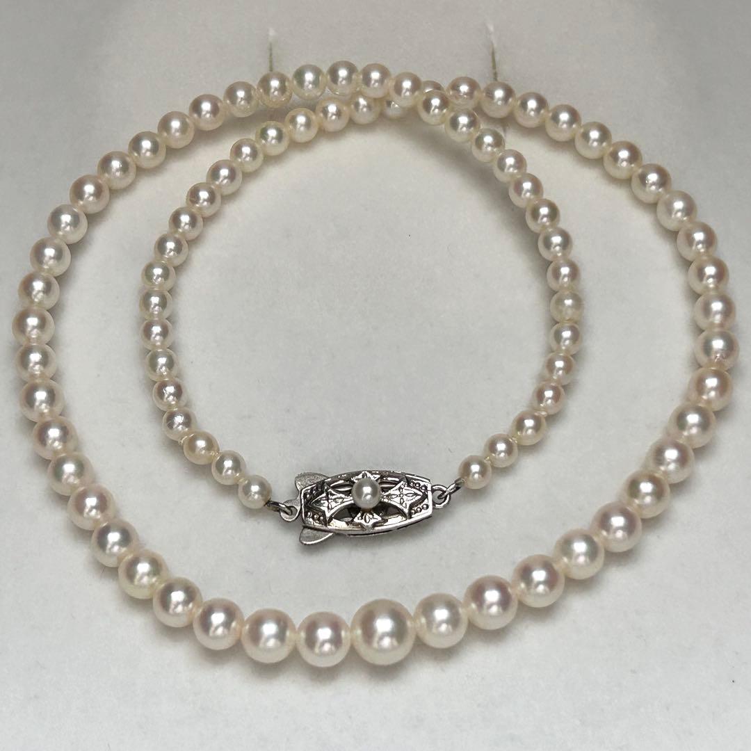 Mikimoto Akoya pearl graduated necklace with 7mm pearls, 40cm length, sterling silver clasp