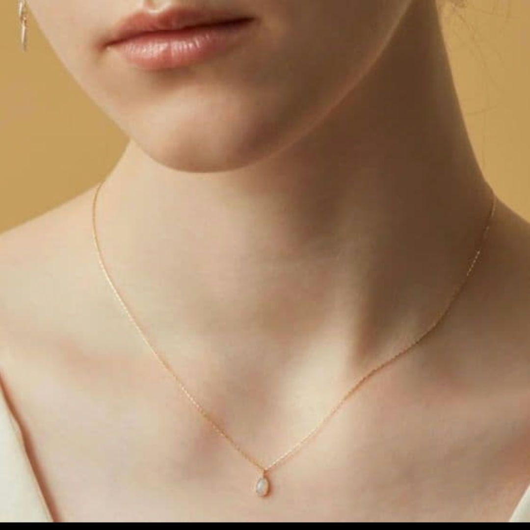 Agetto K10 gold necklace with opal pendant measuring 40 cm length and 0.6 x 0.4 cm top