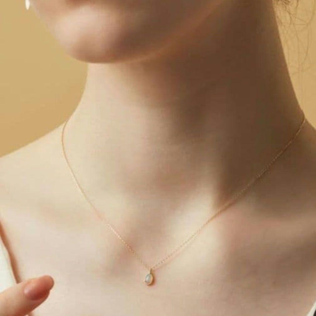 Agetto K10 gold necklace with opal pendant measuring 40 cm length and 0.6 x 0.4 cm top