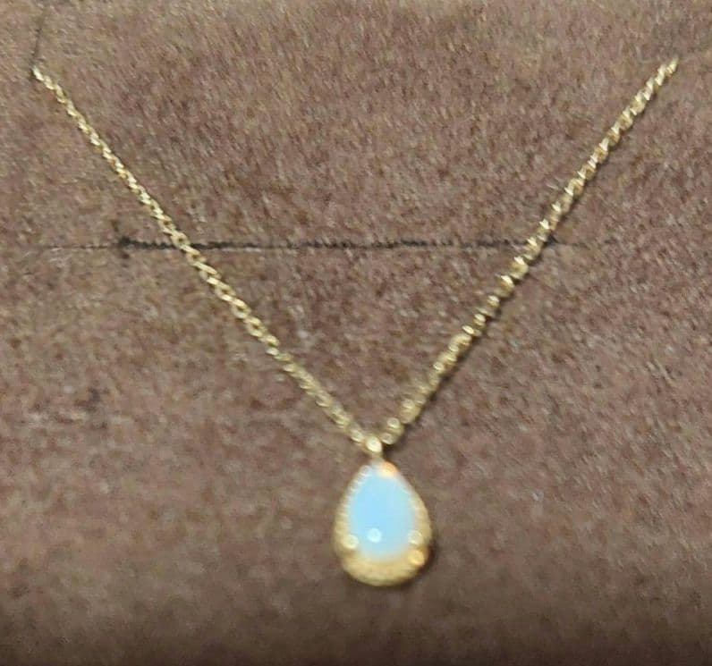Agetto K10 gold necklace with opal pendant measuring 40 cm length and 0.6 x 0.4 cm top