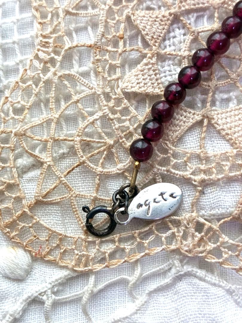 Agete garnet necklace with silver 925 chain and round pendant featuring a 1 cm garnet stone