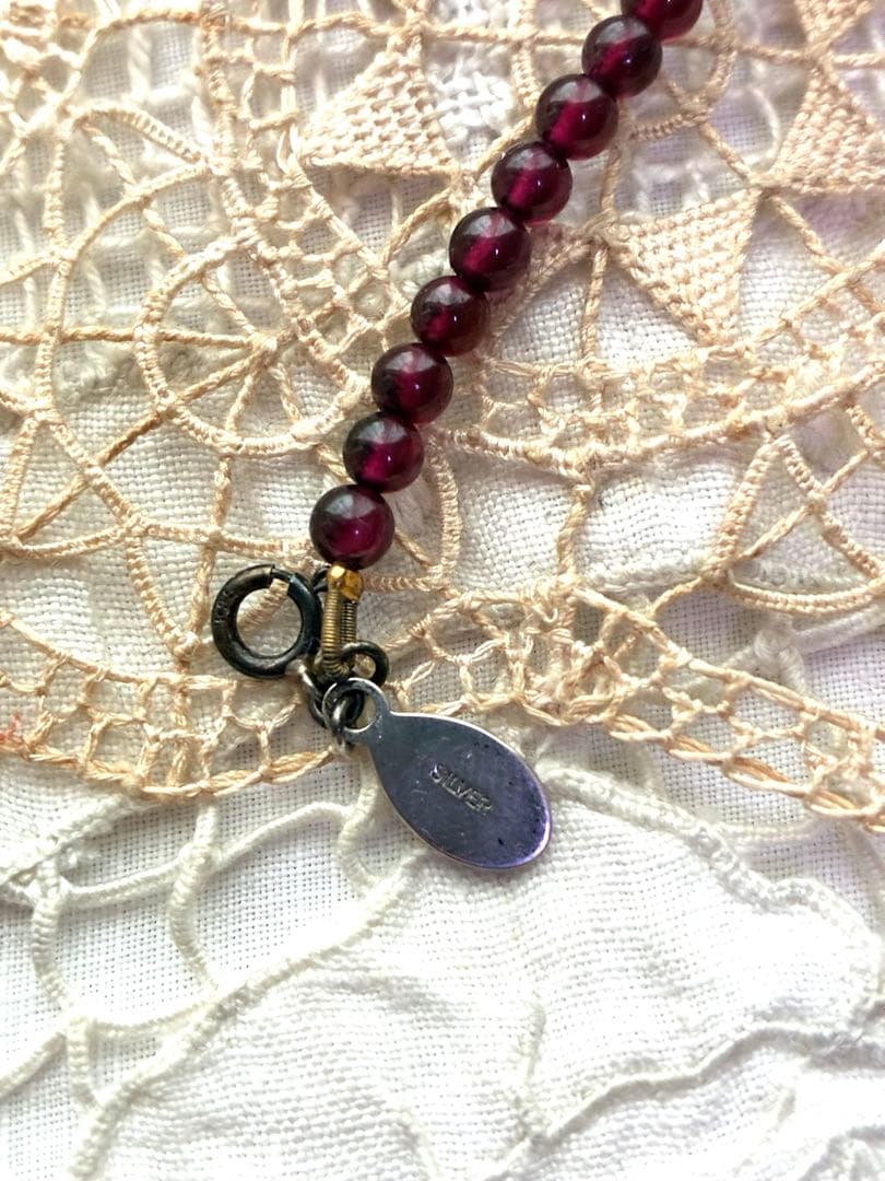 Agete garnet necklace with silver 925 chain and round pendant featuring a 1 cm garnet stone