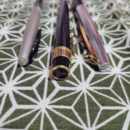 Set of 3 PILOT Exceed1930 Teikin golden ballpoint pens with sleek design