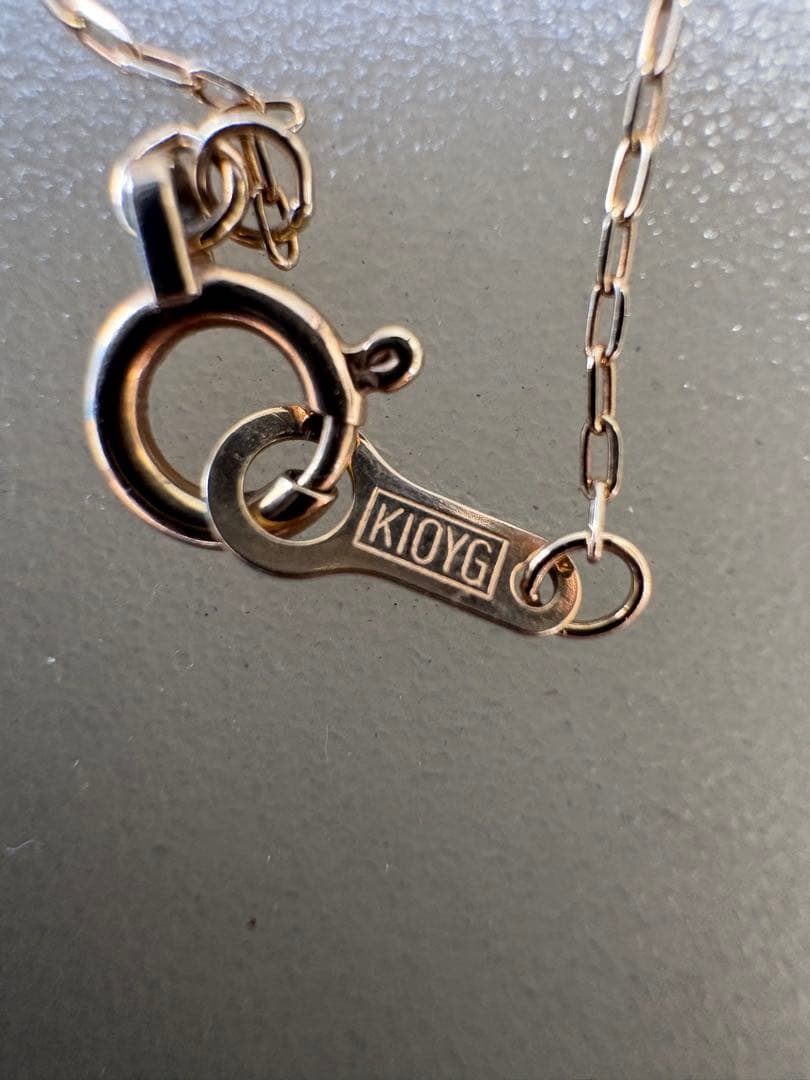 K10 agete Color Quartz Necklace measuring 40 cm in length with a delicate quartz pendant