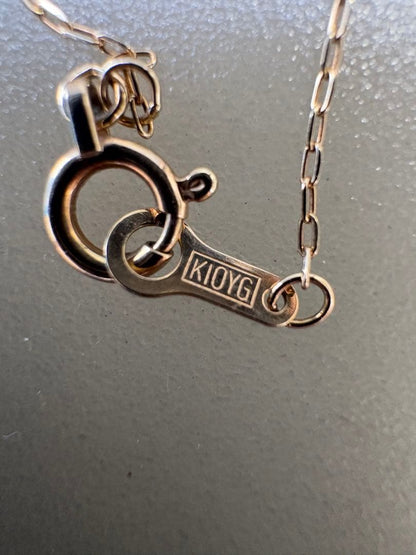 K10 agete Color Quartz Necklace measuring 40 cm in length with a delicate quartz pendant