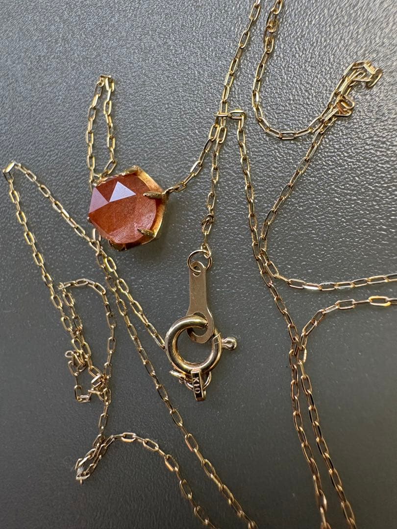 K10 agete Color Quartz Necklace measuring 40 cm in length with a delicate quartz pendant