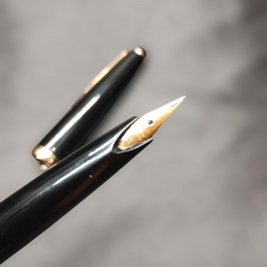PILOT Fountain Pen and Ballpoint Pen Set with cap and sleek black finish