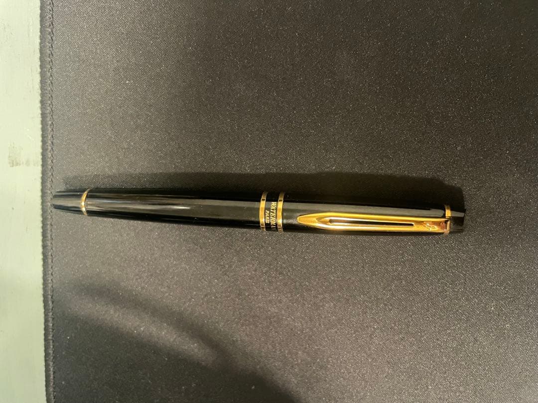WATERMAN Expert fountain pen in black resin with gold decorative elements and engraved branding