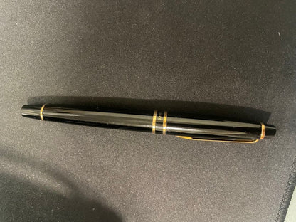 WATERMAN Expert fountain pen in black resin with gold decorative elements and engraved branding
